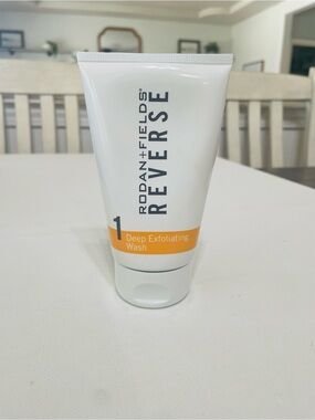 Rodan and Fields REVERSE DEEP EXFOLIATING WASH 4.2 Fl Oz NWT